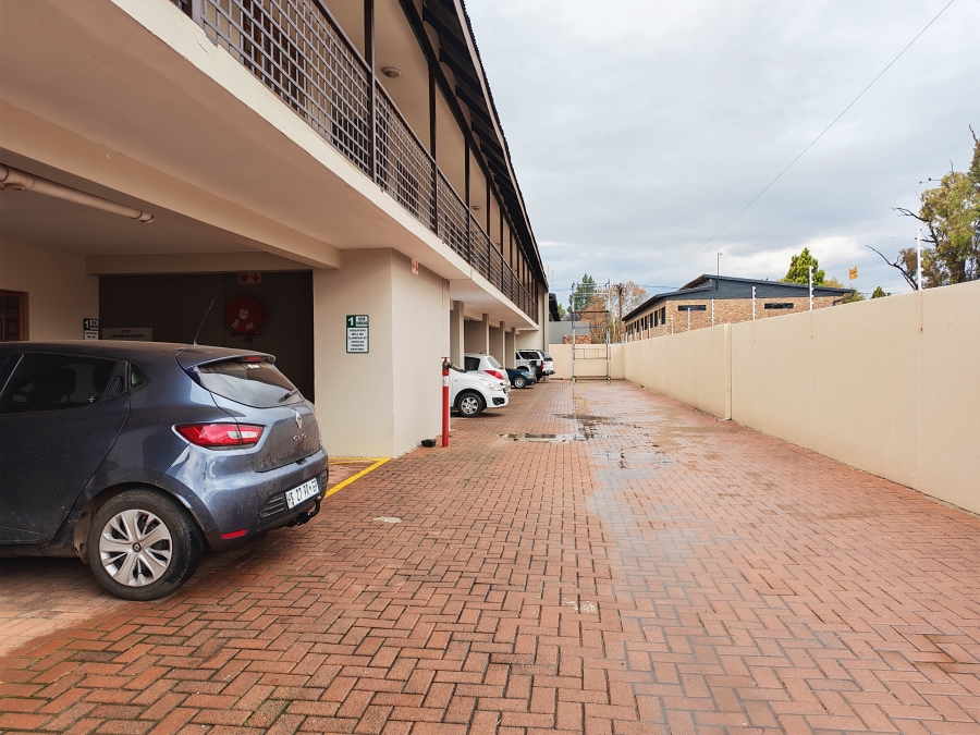 2 Bedroom Property for Sale in Kannoniers Park North West